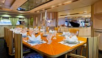 Yacht ISLANDER -  Formal Dining